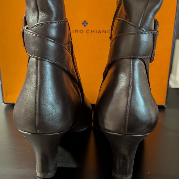 Arturo Chiang Women's Karma Sporty Calf Brown Leather Zip Boot - Size 9M - Picture 5 of 8